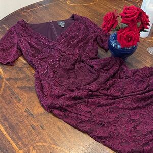 Elegant Adrienne Papel Burgundy Lace Evening Dress Size 10